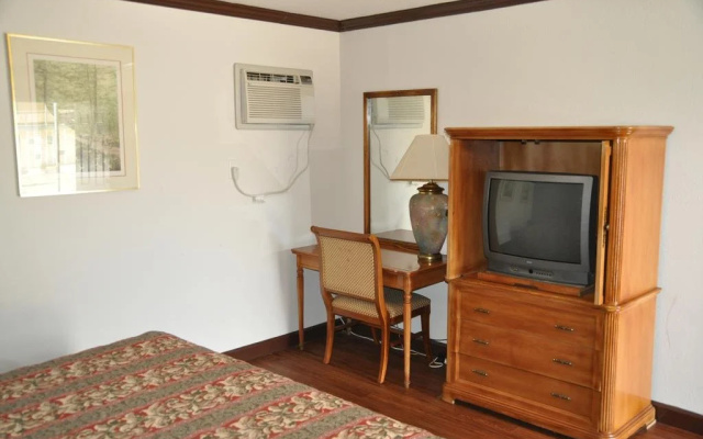 photo 5 of Motel Pasadena Inn  Suites