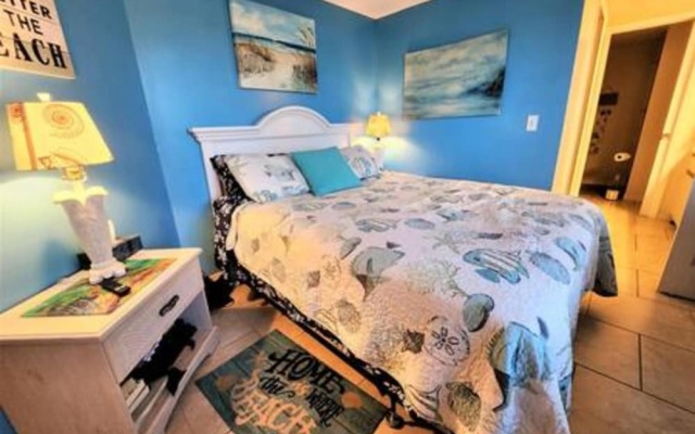 photo 2 of Patio Condo Deluxe 2br - Sleeps 6 Guests Pa311