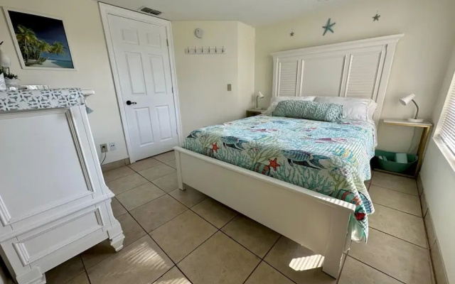 photo 4 of Patio Condo Deluxe 2br - Sleeps 6 Guests Pa312