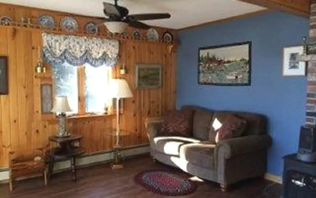 photo 2 of Pats Place - Two Bedroom Home