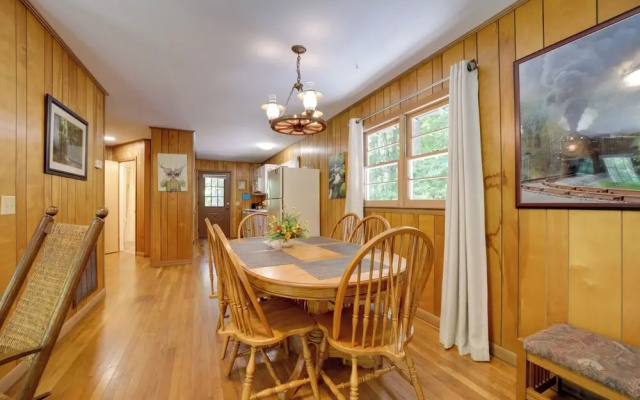 photo 4 of Dog-friendly Cottage w/ Deck in National Forest!