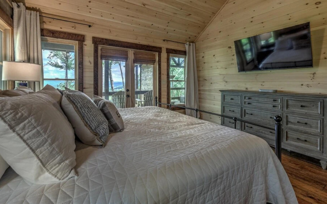 photo 2 of Peaceful Easy Feeling by Escape to Blue Ridge