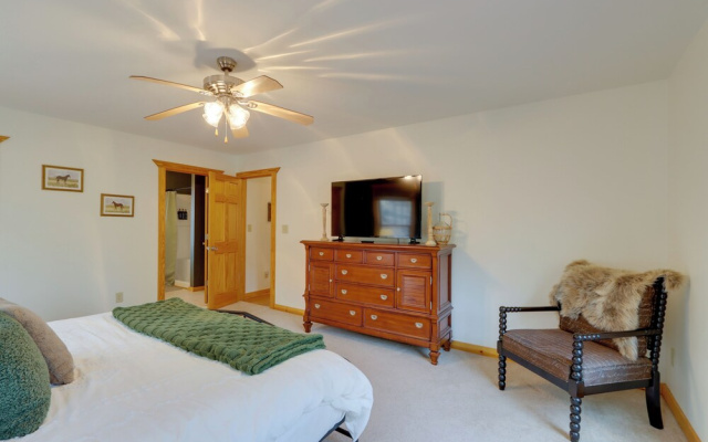 photo 4 of Peaceful Ellijay Cabin: Pool Access & Resort Perks