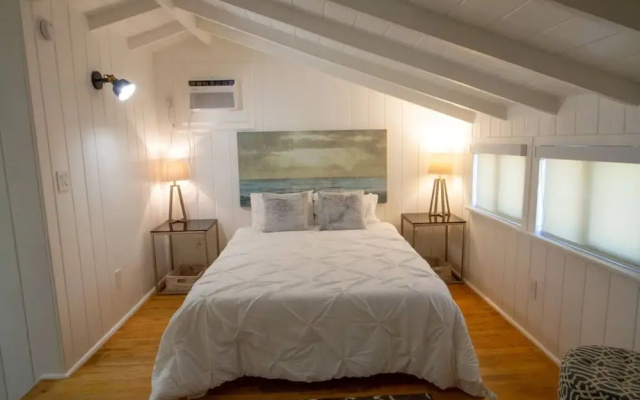 photo 2 of Peaceful Getaway In Studio City