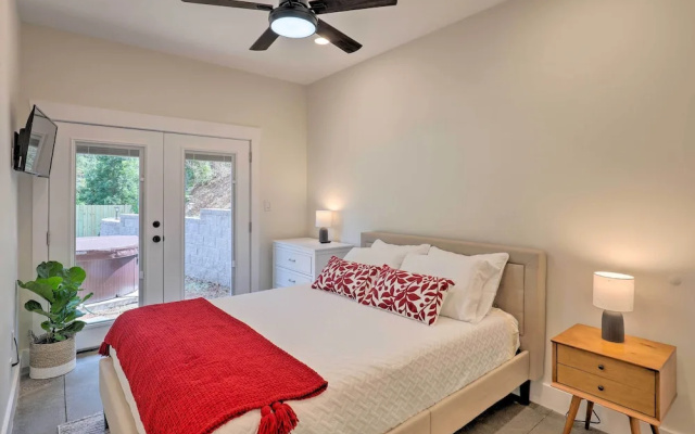 photo 2 of Pet-friendly Asheville Retreat w/ Hot Tub