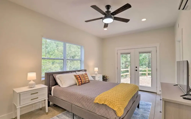 photo 4 of Pet-friendly Asheville Retreat w/ Hot Tub