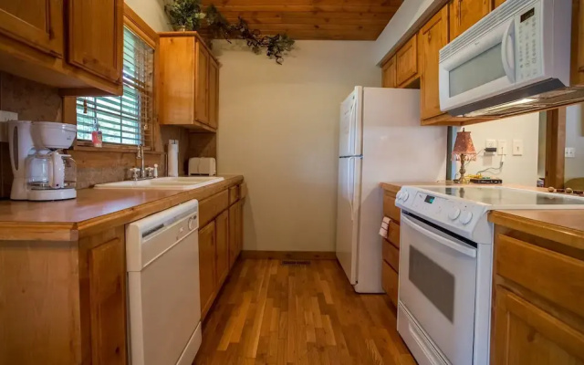 photo 5 of Peaceful Path Cabin by RedAwning
