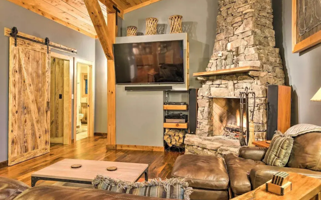 photo 4 of Couples Treehouse Retreat w/ Hot Tub & Views