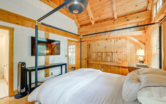 photo 4 of Peaceful Vacation Rental w/ Deck: 5 Mi to Cashiers