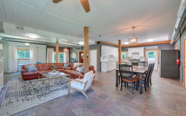 photo 2 of Peaceful Warrenville Home: 1 Mi to Herrick Lake!