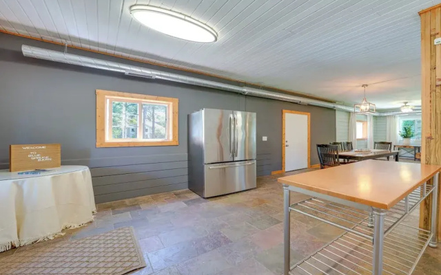 photo 5 of Peaceful Warrenville Home: 1 Mi to Herrick Lake!