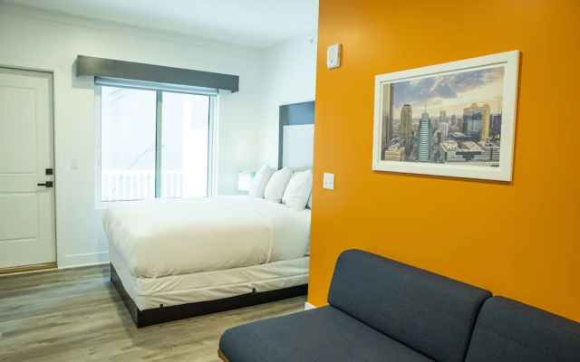 photo 3 of Peachtree Suites