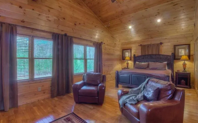 photo 2 of Peak of Perfection by Escape to Blue Ridge