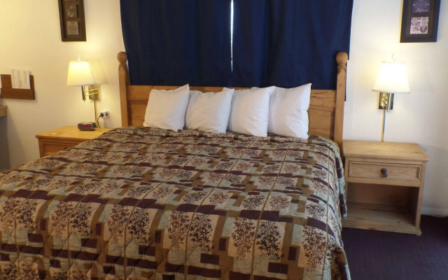 photo 2 of Peak To Peak Lodge