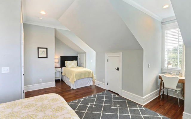 photo 3 of Jay-Ann House