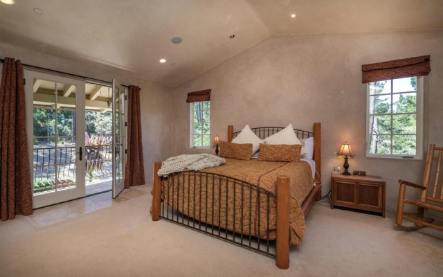 photo 3 of Pebble Beach Golfer Retreat