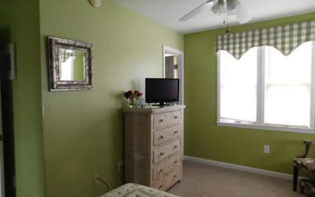 photo 5 of Pelican Bay 4 Br home by RedAwning