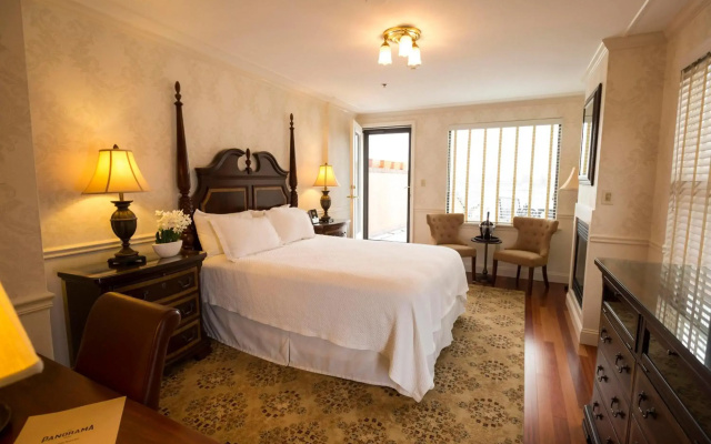 photo 5 of Penn's View Hotel