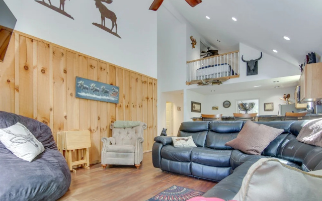photo 3 of Penrose Vacation Rental: Near Cycling Trails!