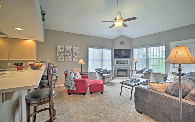 photo 3 of 3 Mi to 76 Strip: Condo w/ Hot Tub Access!