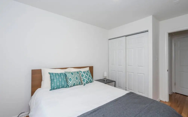 photo 3 of Perfect Downtown Apt w/ Free 2 Car Parking