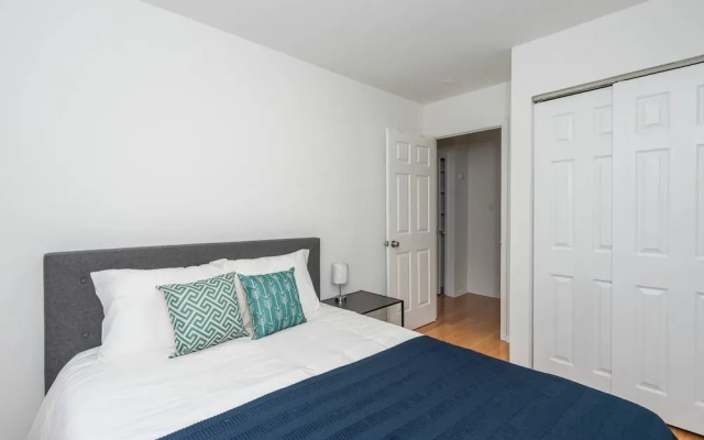 photo 5 of Perfect Downtown Apt w/ Free 2 Car Parking