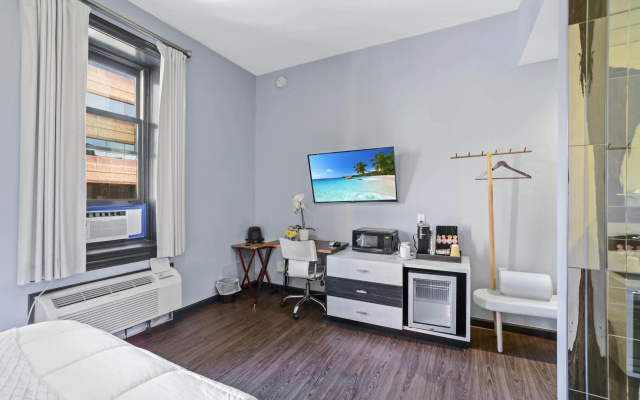 photo 2 of Perfect En Suite Studio