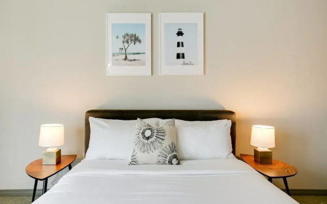photo 2 of Perfect for Venice & MDR w/ 6 Beds +pool/spa/gym