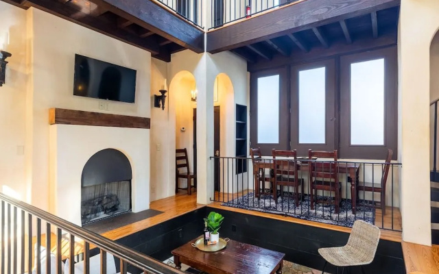 photo 2 of Perfect Location in Downtown Charleston