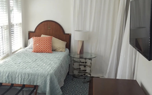 photo 2 of Periwinkle House