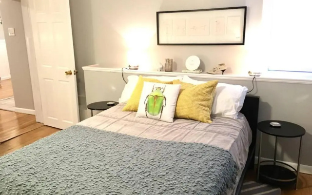 photo 2 of ~*Pet Friendly 30min to Downtown*~ THE BOSTONIAN