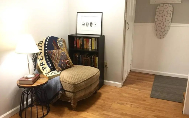 photo 3 of ~*Pet Friendly 30min to Downtown*~ THE BOSTONIAN