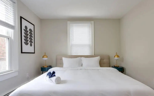 photo 2 of Pet Friendly 3BR Arlington Close to Metro Fast Wifi