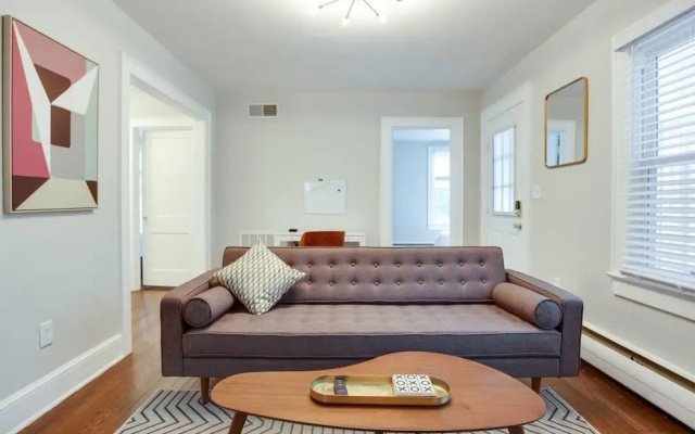 photo 5 of Pet Friendly 3BR Arlington Close to Metro Fast Wifi