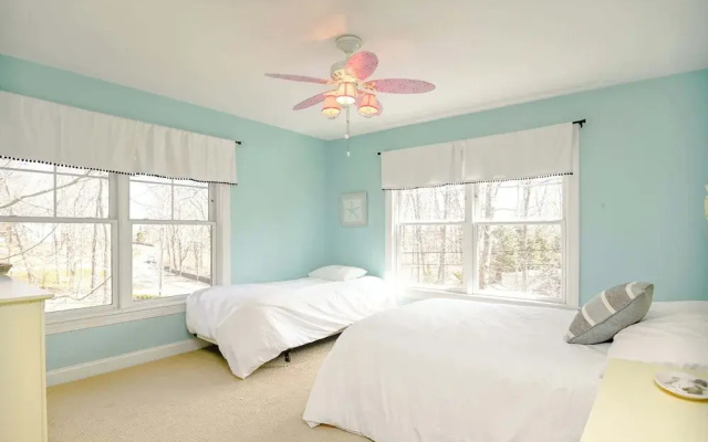 photo 2 of Stunning 5 Bdr, Walk to York Harbor Beach!