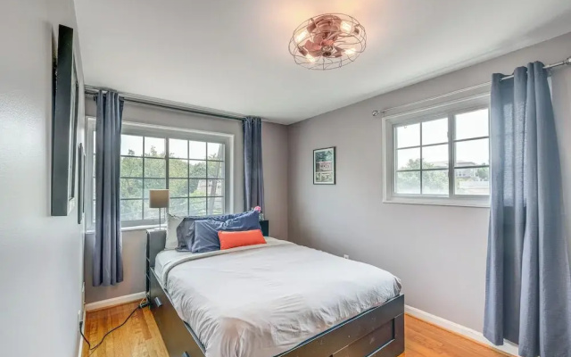photo 3 of Arlington Townhome w/ Furnished Patio!