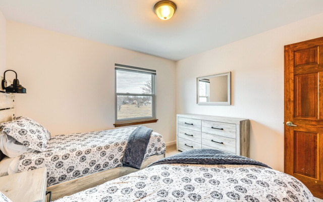 photo 5 of 10 Mi to Denver: Pet-friendly Arvada Home w/ Yard!