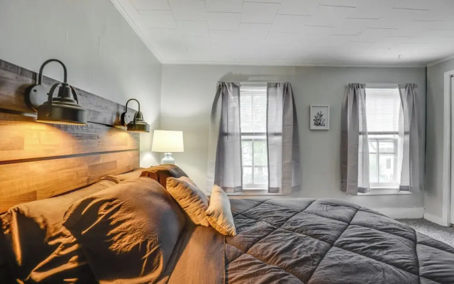 photo 5 of Pet-friendly Auburn Apartment w/ Balcony!
