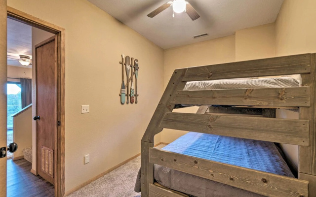 photo 5 of Pet-friendly Branson West Lodge w/ Hot Tub!