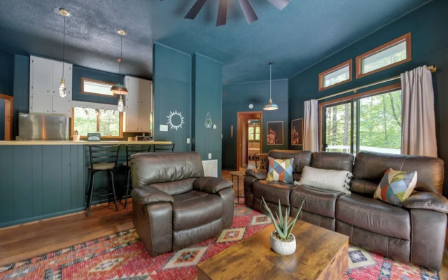 photo 3 of Pet-friendly Cabin - 1 Mi From Fontana Lake!