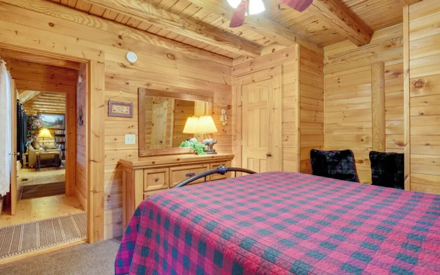 photo 2 of Pet-friendly Cabin w/ Loft: 5 Mi to Lake Lure!