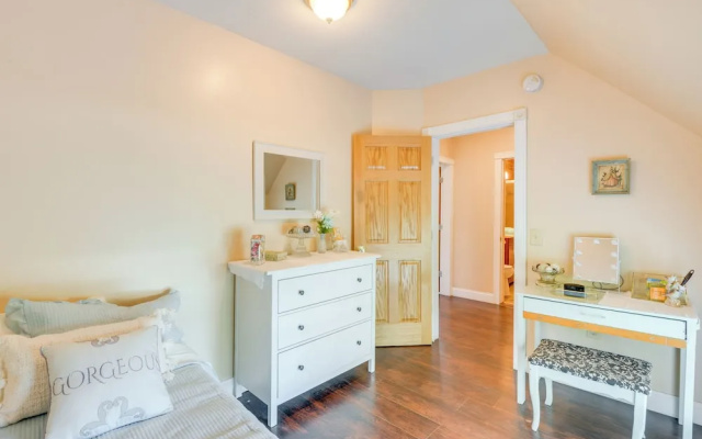 photo 5 of Pet-friendly Claremont Vacation Rental!