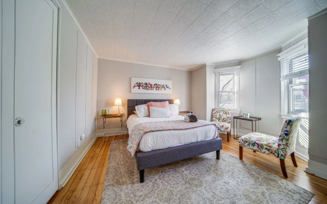 photo 2 of Pet-friendly Cleveland Townhome, 2 Mi to Downtown!