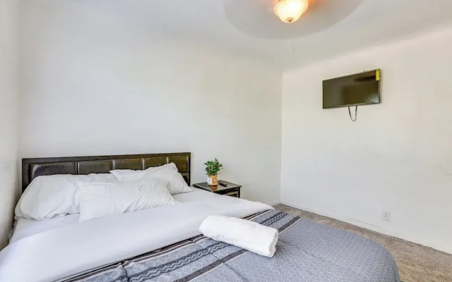 photo 2 of Pet-friendly Condo < 1 Mi to Phoenix College!