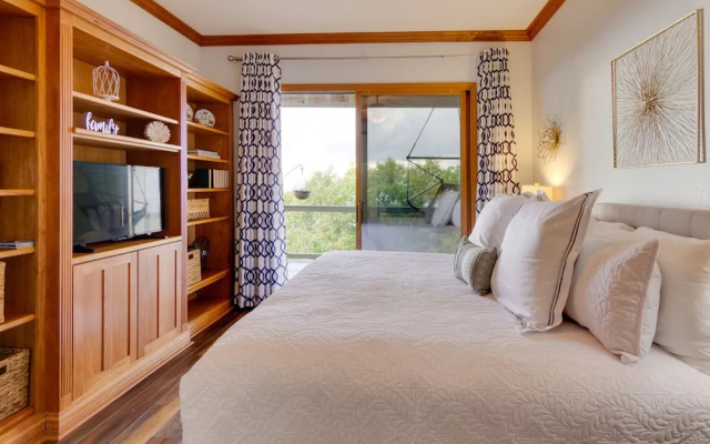 photo 2 of Peaceful Burnsville Condo w/ Views: Hiking On-site