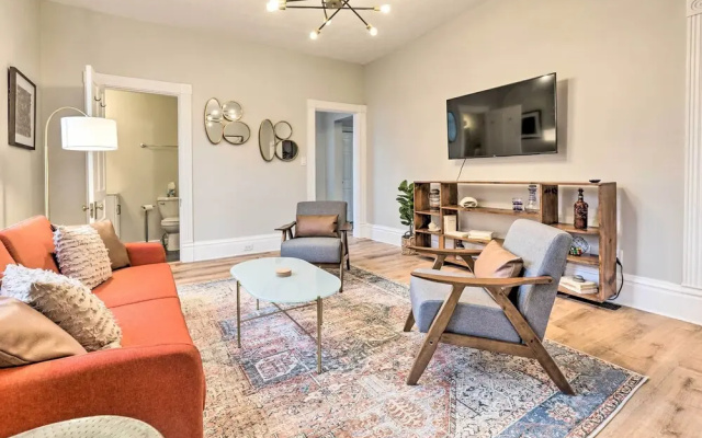 photo 2 of Pet-friendly Condo w/ Deck ~ 3 Mi to Dtwn!