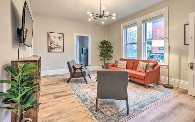 photo 5 of Pet-friendly Condo w/ Deck ~ 3 Mi to Dtwn!
