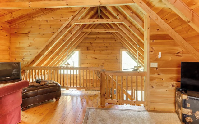photo 2 of Pet-friendly Ellijay Vacation Rental w/ Hot Tub!