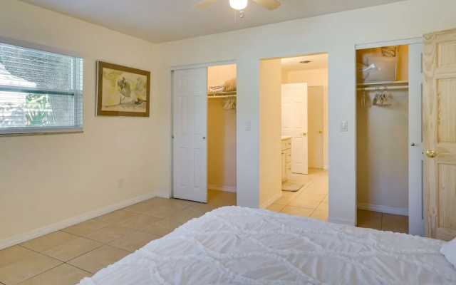 photo 2 of Pet-friendly Englewood Home - 4 Mi to Beach!