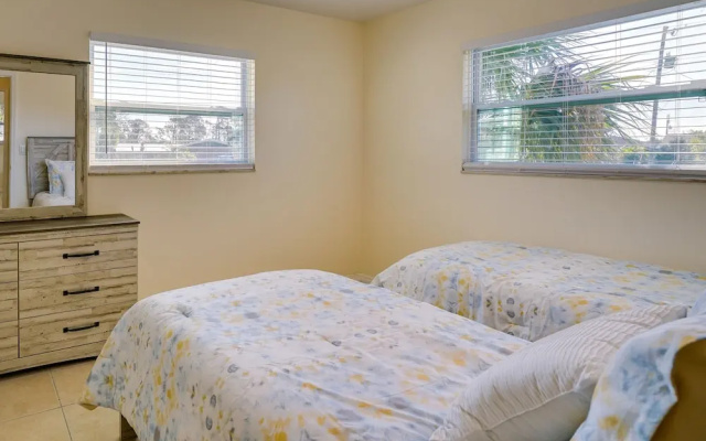 photo 4 of Pet-friendly Englewood Home - 4 Mi to Beach!